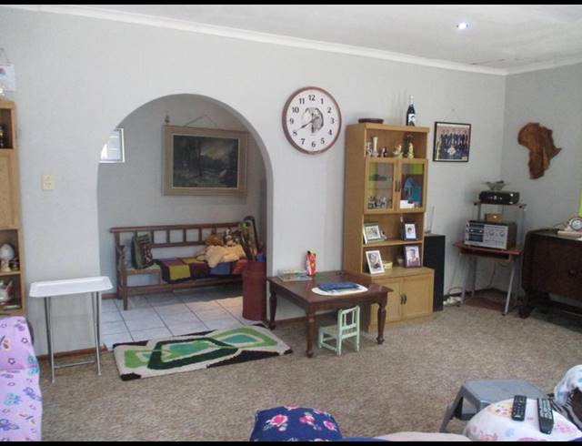 4 BEDROOM HOUSE FOR SALE IN PELLISSIER